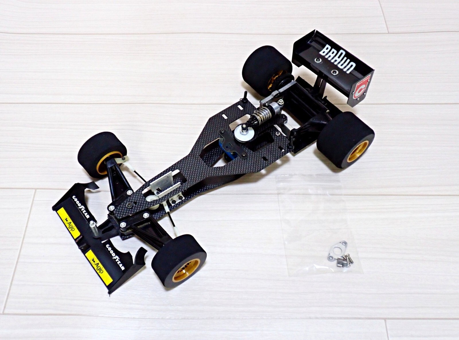 タミヤFERRARI 412T1 1/10電動RCフォーミュラー1レーシングカー タミヤ