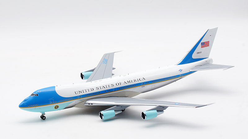 Inflight Air Force One BOEING VC-25A USA 747-200 28000 1⁄200