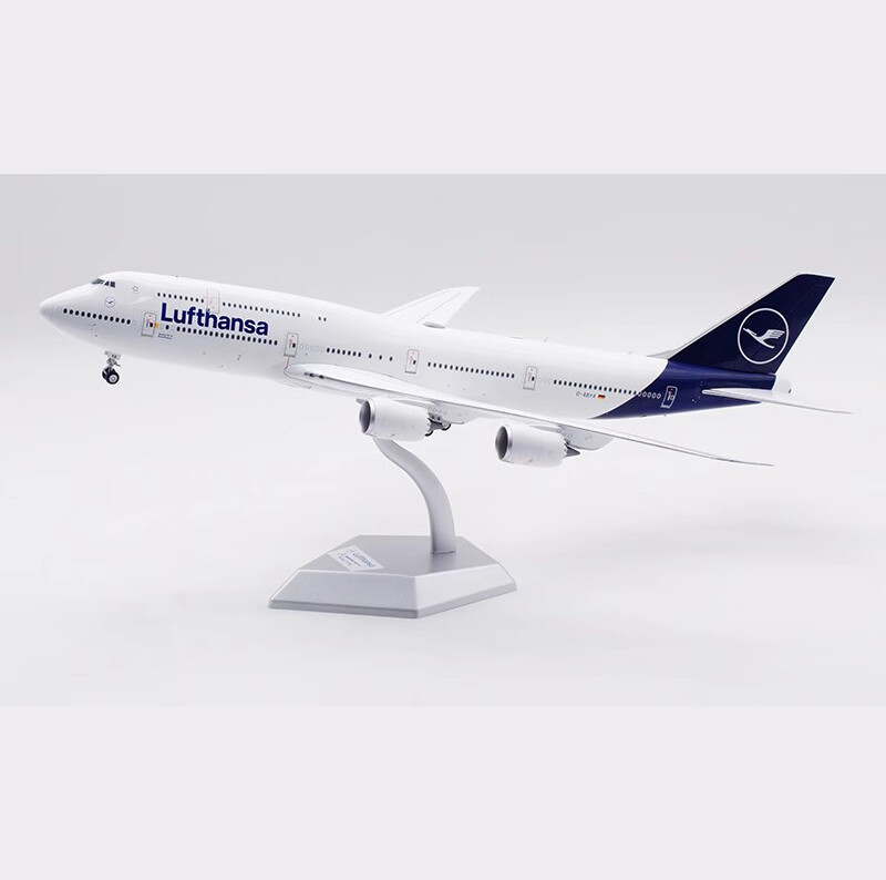 Lufthansa Boeing 747-8 スケール1/200 Lufthansa Boeing 747-8