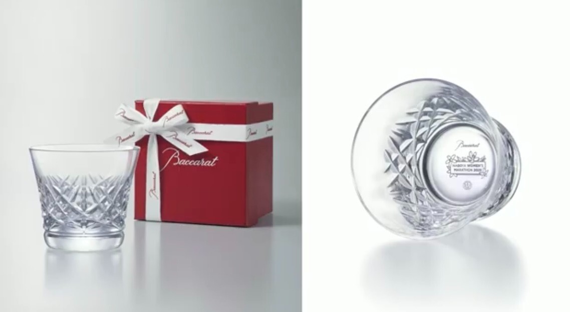 Baccarat いななく馬 専用ボックス付き Baccarat いななく馬 専用