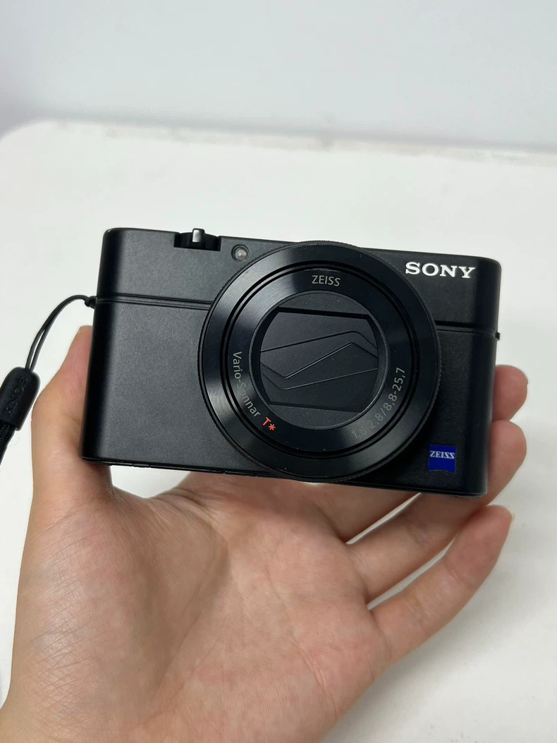 Sony Cyber-shot DSC-RX100M4 RX100 IV igital Camera w/ 20.1MP 2.9x