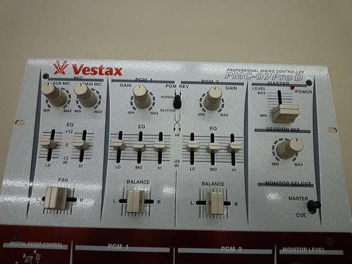 Vestax PMC-07 Pro D Professional Mixing Controller SAMURAI Tested