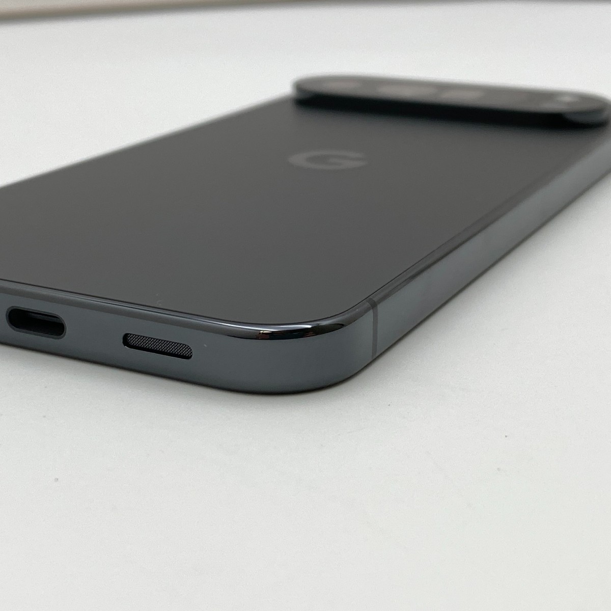 Google Pixel 10 Pro XL - 256GB - Obsidian (AT&T/Cricket ONLY