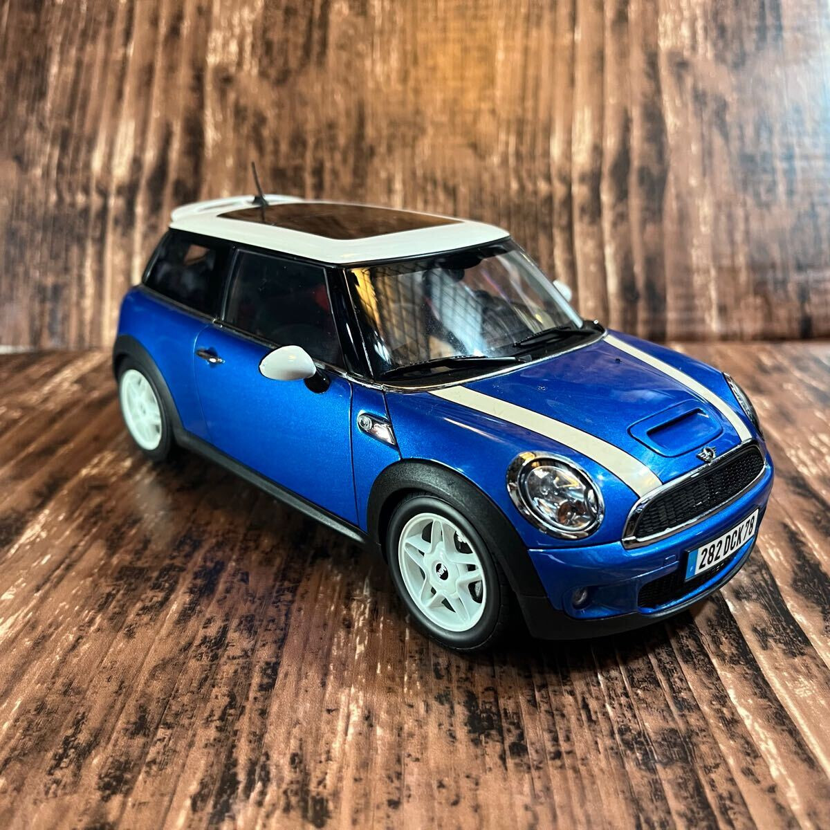 1-18スケール ミニクーパー Mini Cooper S ディーラー特注 レア 1-18