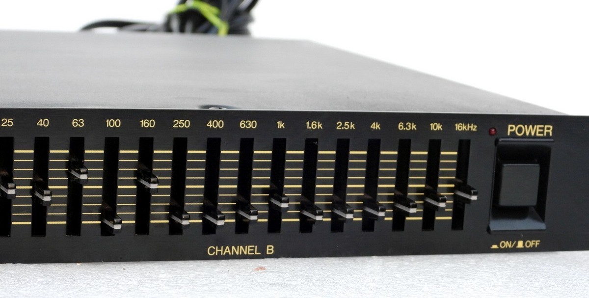 YAMAHA MODEL GQ2015A DUAL CHANNEL PROFESSIONAL AUDIO MUSIC GRAPHIC