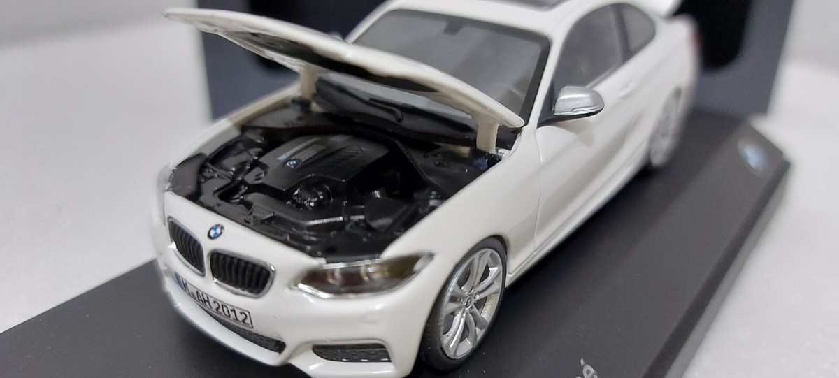 BMW 2er Series Coupe F22 White 2014-2017 1:43 Minichamps EXTREMELY