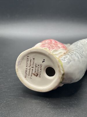 BESWICK ENGLAND Goody Tiptoes 陶器オブジェ