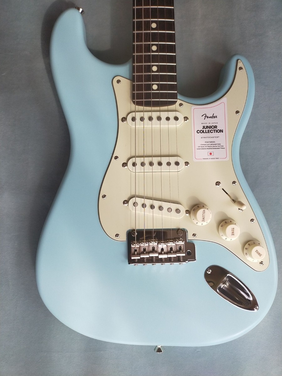 Fender Japan ストラトキャスター Daphne Blue Fender Japan ストラト