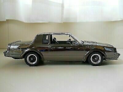 ミニカー GMP 1/18 Buick Regal Grand National 1987 Buick Grand
