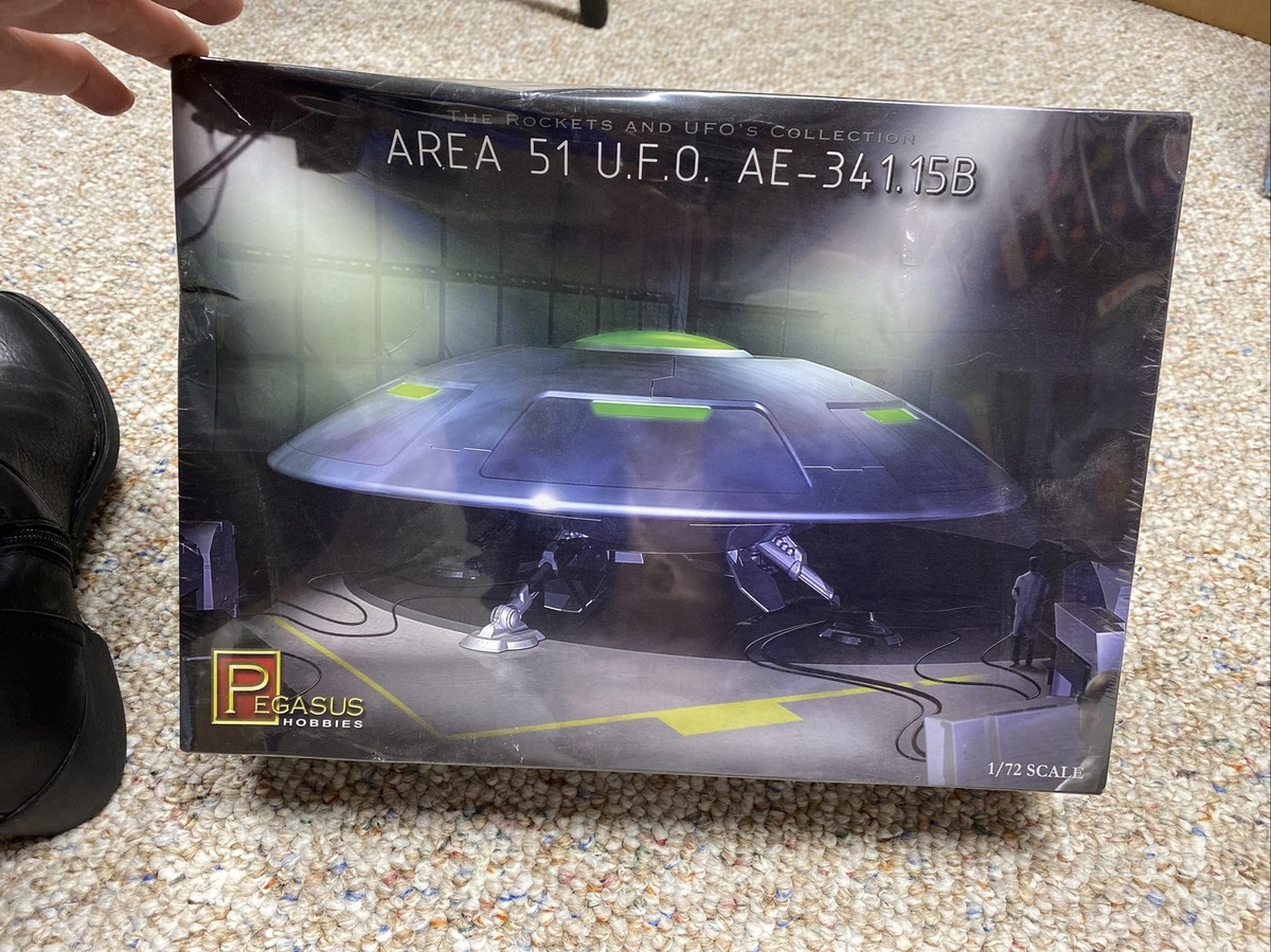 Levitating Display Area-51 UFO Model Kit 1:72 Scale - A.E.-341.15B