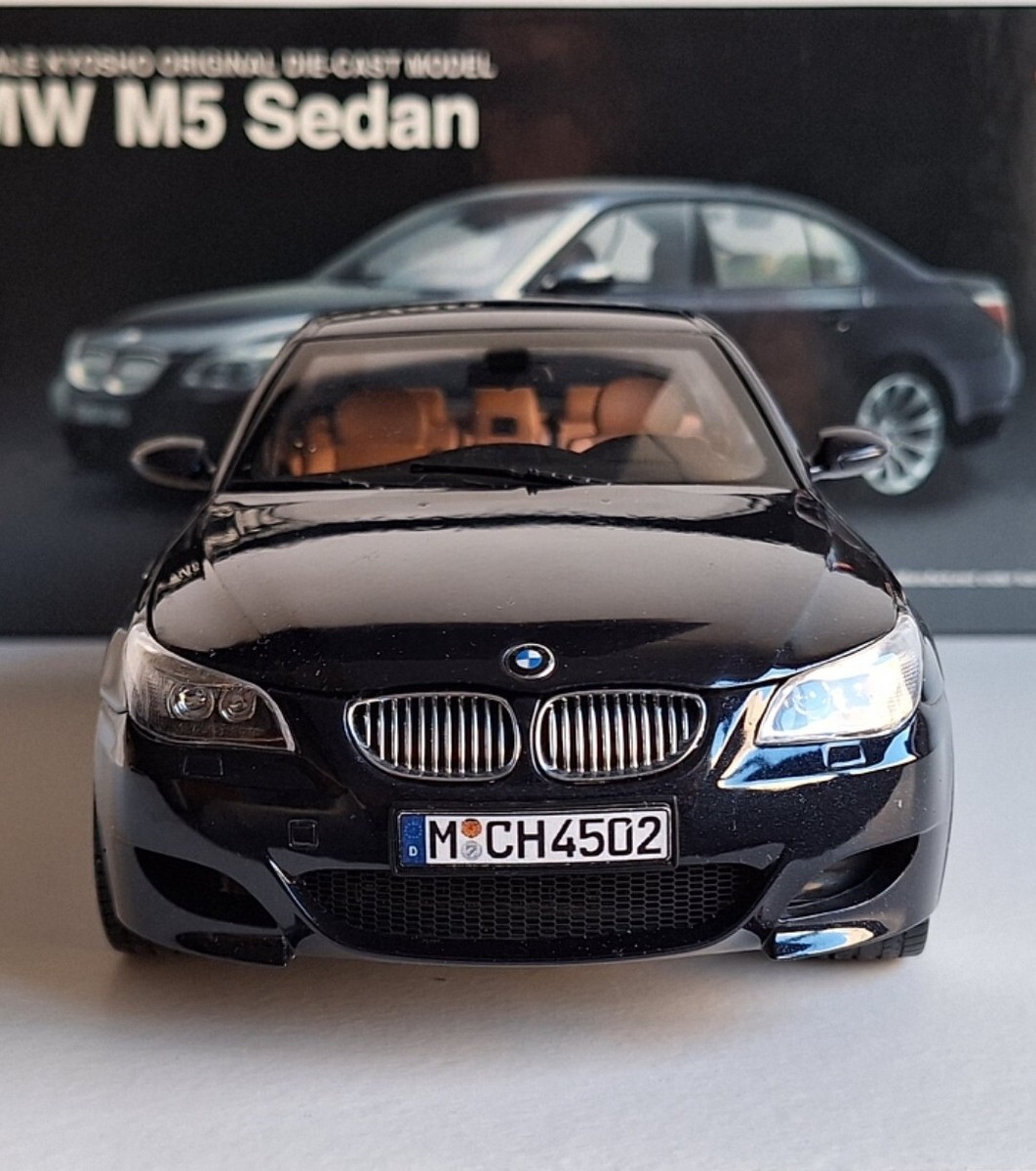 BMW M5 (E60) Sedan 2004 Carbon Black 1:18 Kyosho 08593BK Diecast