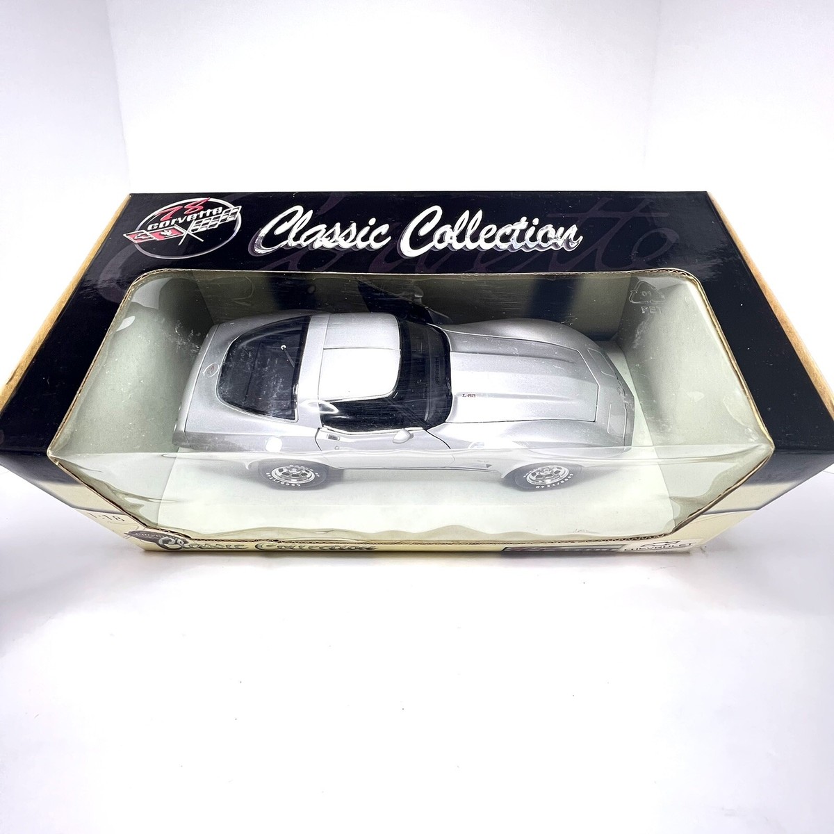 UT Models Chevrolet CORVETTE 1978 T-top COUPE SILVER RARE 1:18