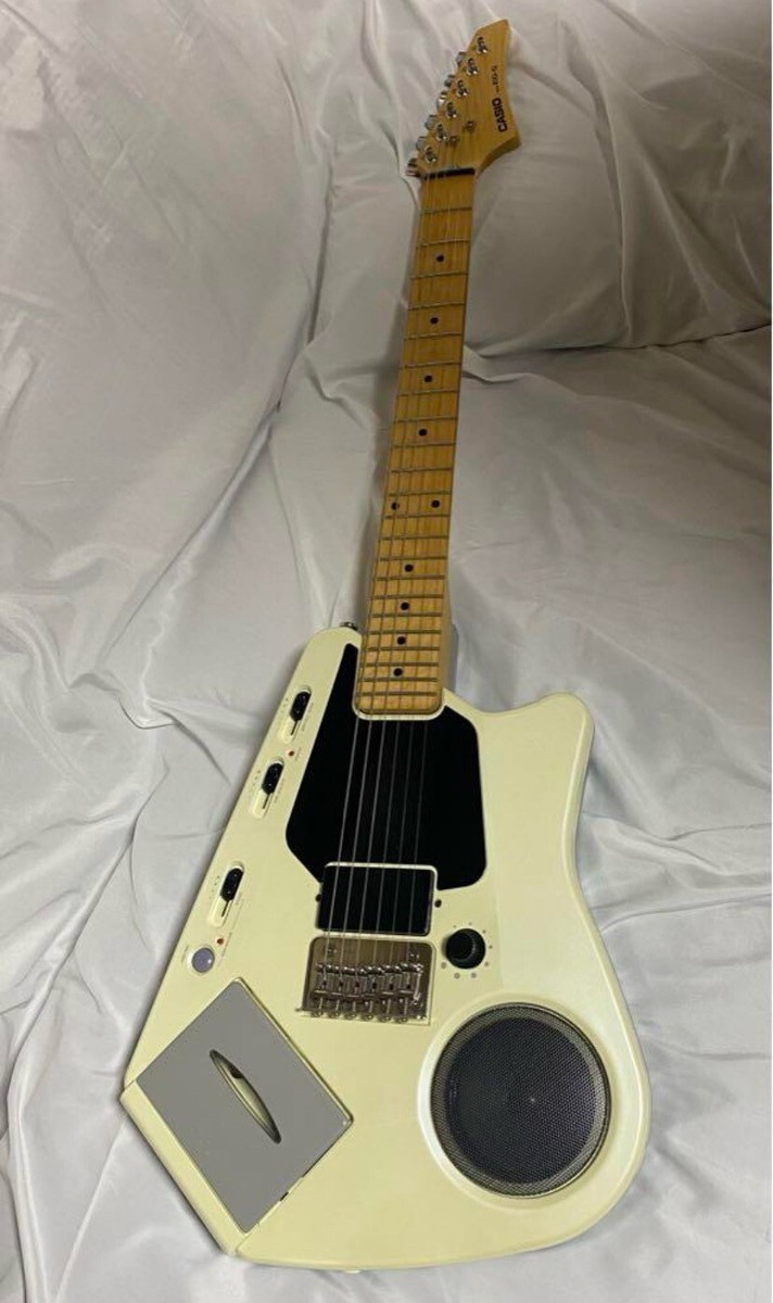 Casio EG-5 EleKing Guitar White with Built in Cassette Deck