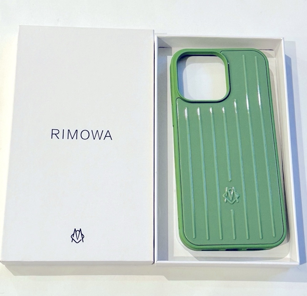 RIMOWA iPhone 16Pro用 iMagSafe 対応ケース グリーン RIMOWA iPhone
