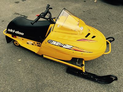 SKI-DOO BRAND NEW MINI Z 120 KIDS SNOWMOBILE WINDSHIELD 415092500