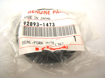 KAWASAKI FORK OUTER TUBE SEAL COVER 92093-1473 ZX600G ZX600J