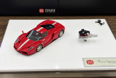 1:64 Resin Car Model Ferrari ENZO + Engine Limited edition 99