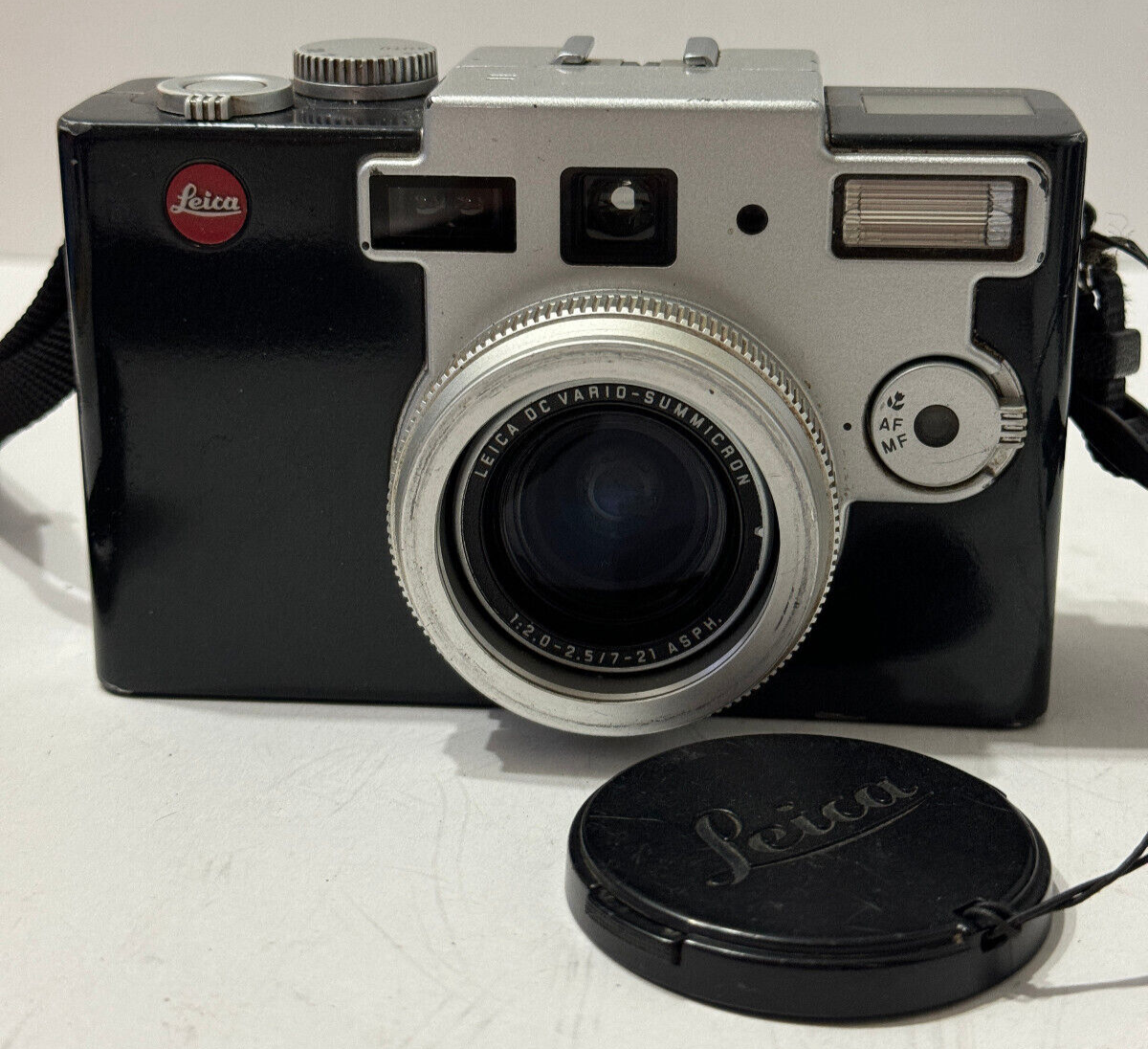 Leica Digilux 1 4.0MP 3x Optical Zoom Digital Camera - Black (READ