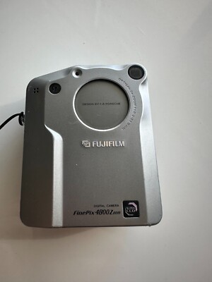 Fujifilm FinePix 4800z zoom Porsche design digital camera w/batt