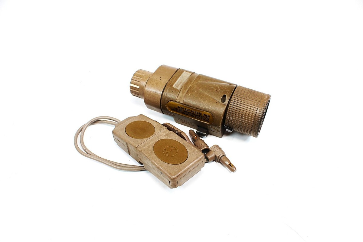 Insight SU233 M3X-000-A23 Tan Weapon Light RMT-400-A8 Dual