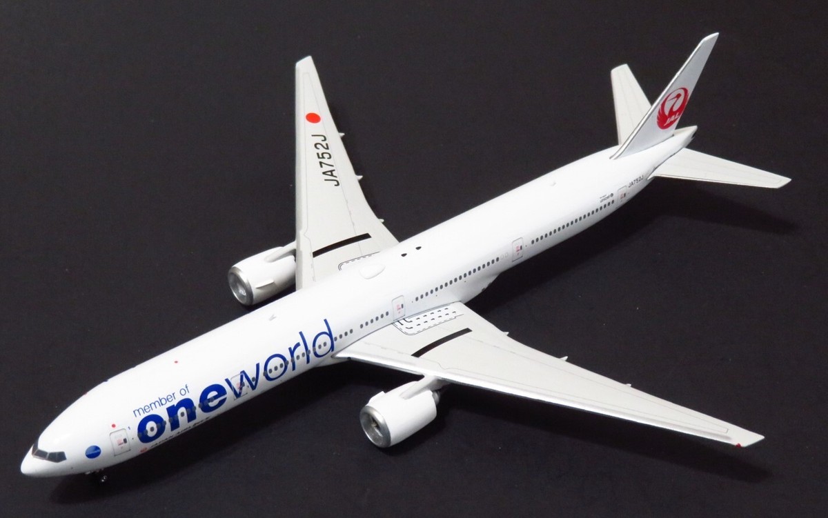 Phoenix Models. Japan B777-300. JA752J. ONE WORLD. 1:400 Scale