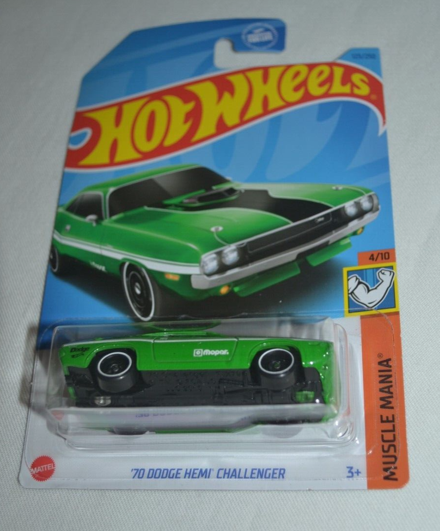 HOT WHEELS 2023 MUSCLE MANIA 4/10 - ' 70 DODGE HEMI CHALLENGER