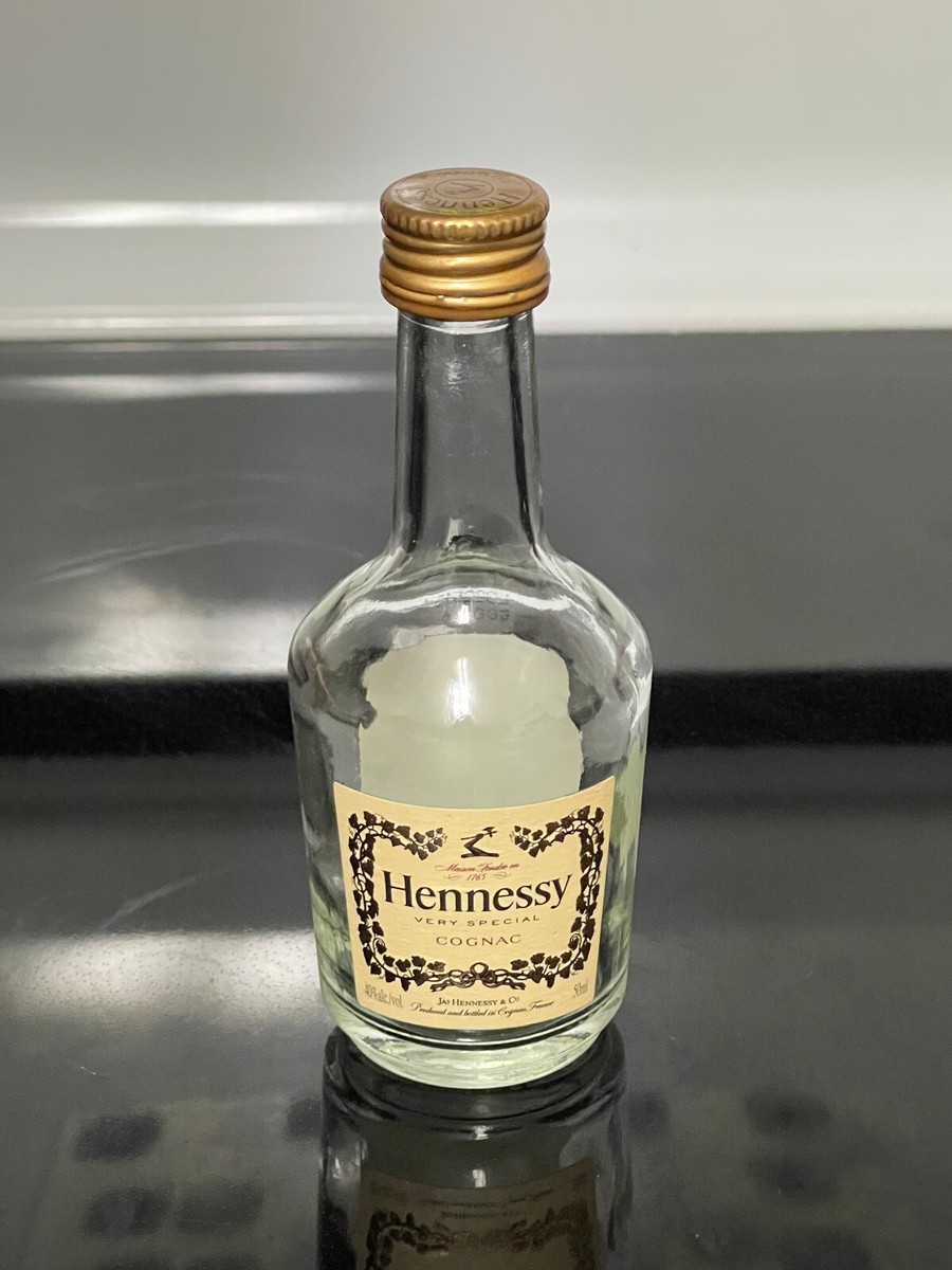 1 RARE EMPTY 50 ML GLASS BOTTLE OF HENNESSY | eBay