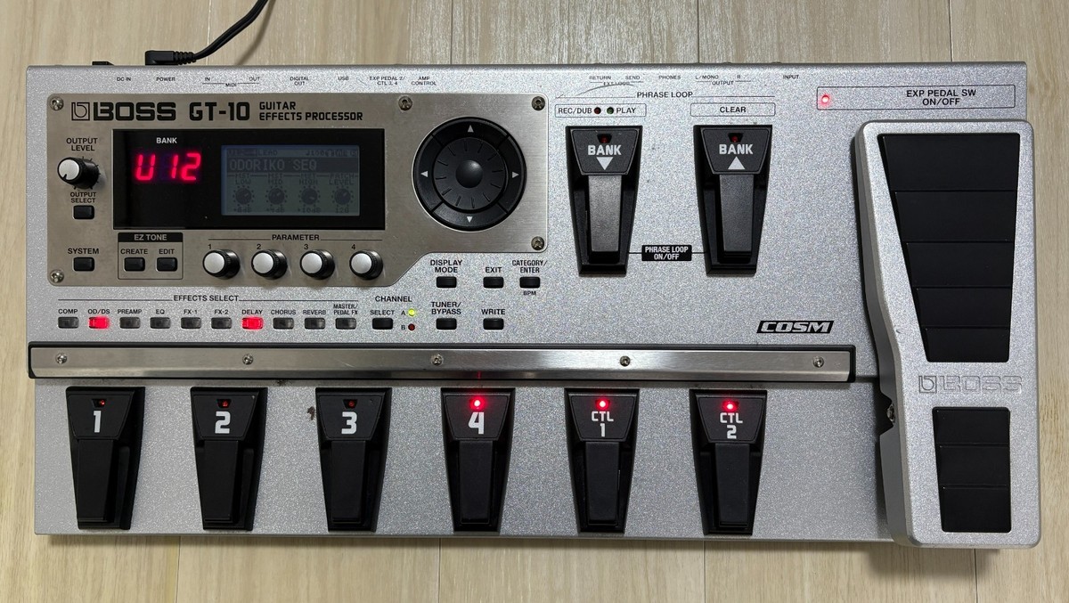 BOSS GT-10 マルチエフェクター 動作OK！外観錆あり BOSS GT-10 マルチ