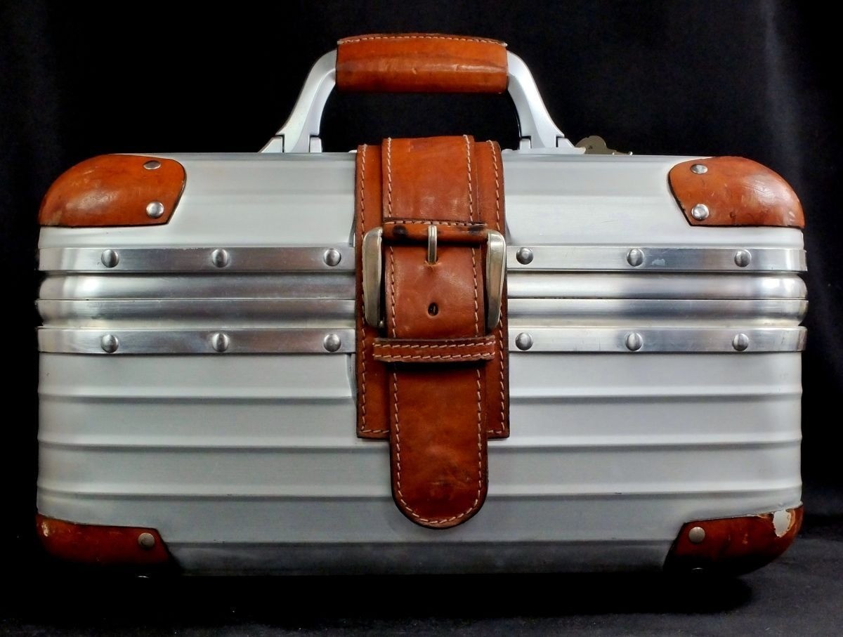 リモワ トパーズ『ASSIMA』ALビューティケース 17L【LTD/激レア