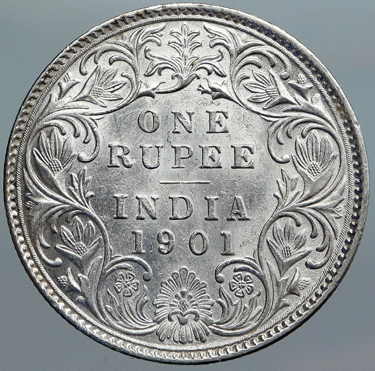 1901 BRITISH INDIA UK COLONY Queen Victoria Genuine Silver RUPEE