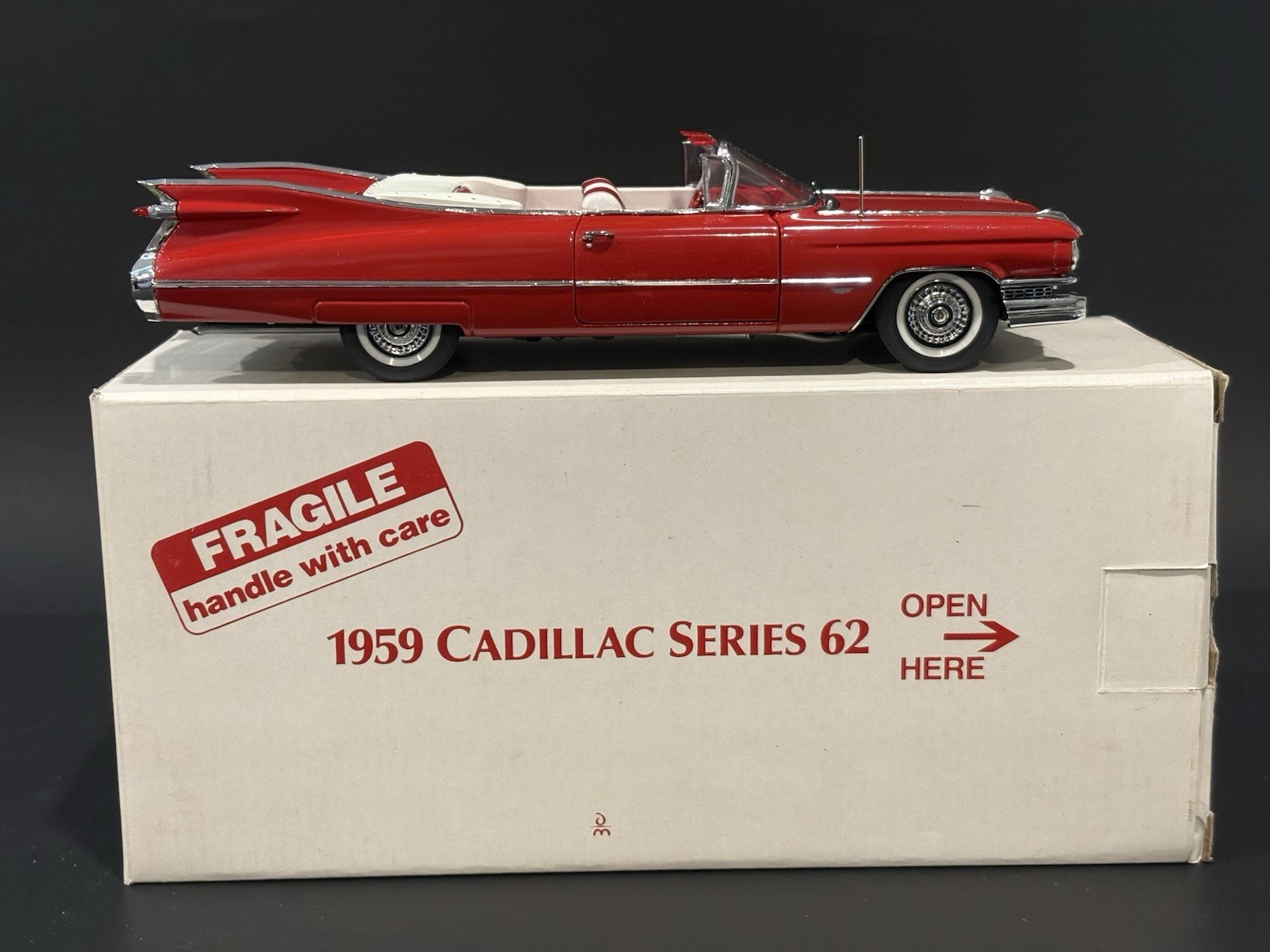 超希少 ダンバリーミント 1959 キャデラック シリーズ62 1/24 DANBURY