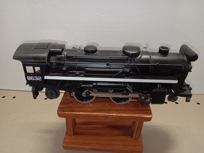 Lionel O-scale 4-4-2 Steam Locomotive 8632 & Pennsylvania Square