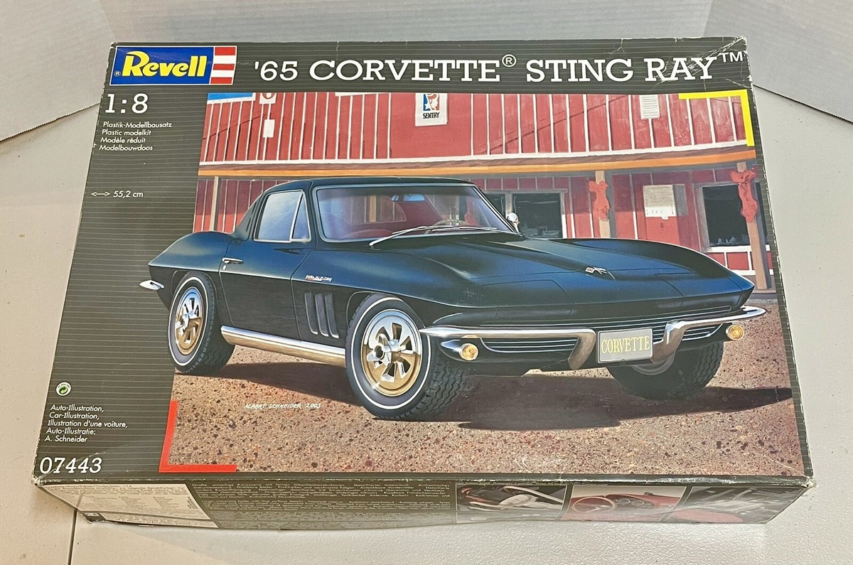 SUPER LARGE 1/8 SCL Revell Chevrolet Corvette Sting Ray '65 1/8