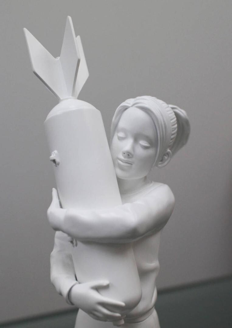 MEDICOM TOY BANKSY BOMB HUGGER