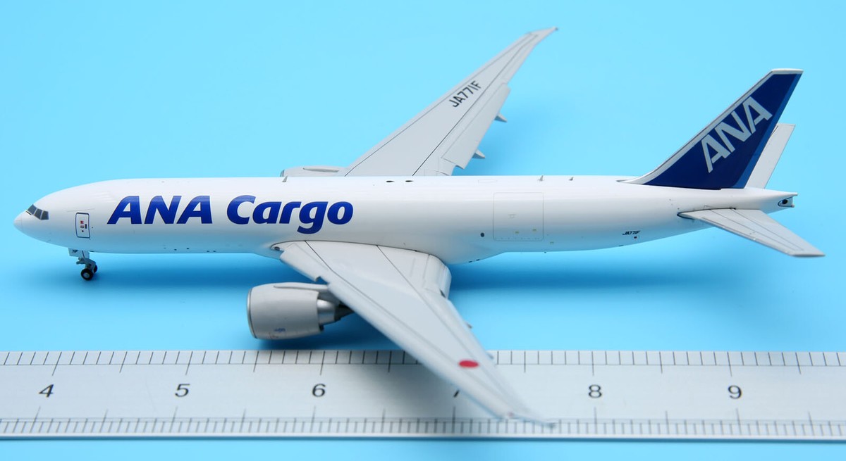 航空機・ヘリコプター ANA Cargo Boeing 777-200 LRF 航空機