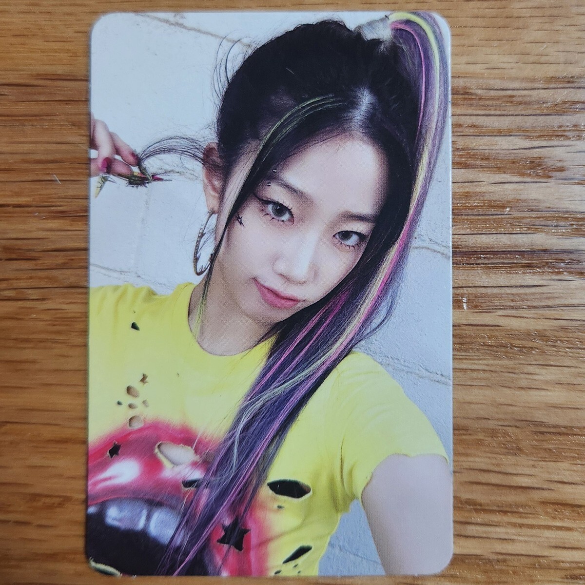 Weverse.限定特典.絵柄◎ホログラム入りレアカード/KAZUHA