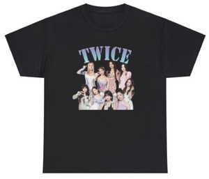 TWICE WORLD TOUR Ⅲ MOMO シャツ