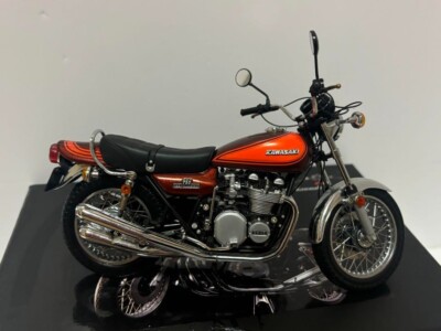 Kawasaki ZⅡ 750RS 1/12 scale made by Minichamps Candy Brown