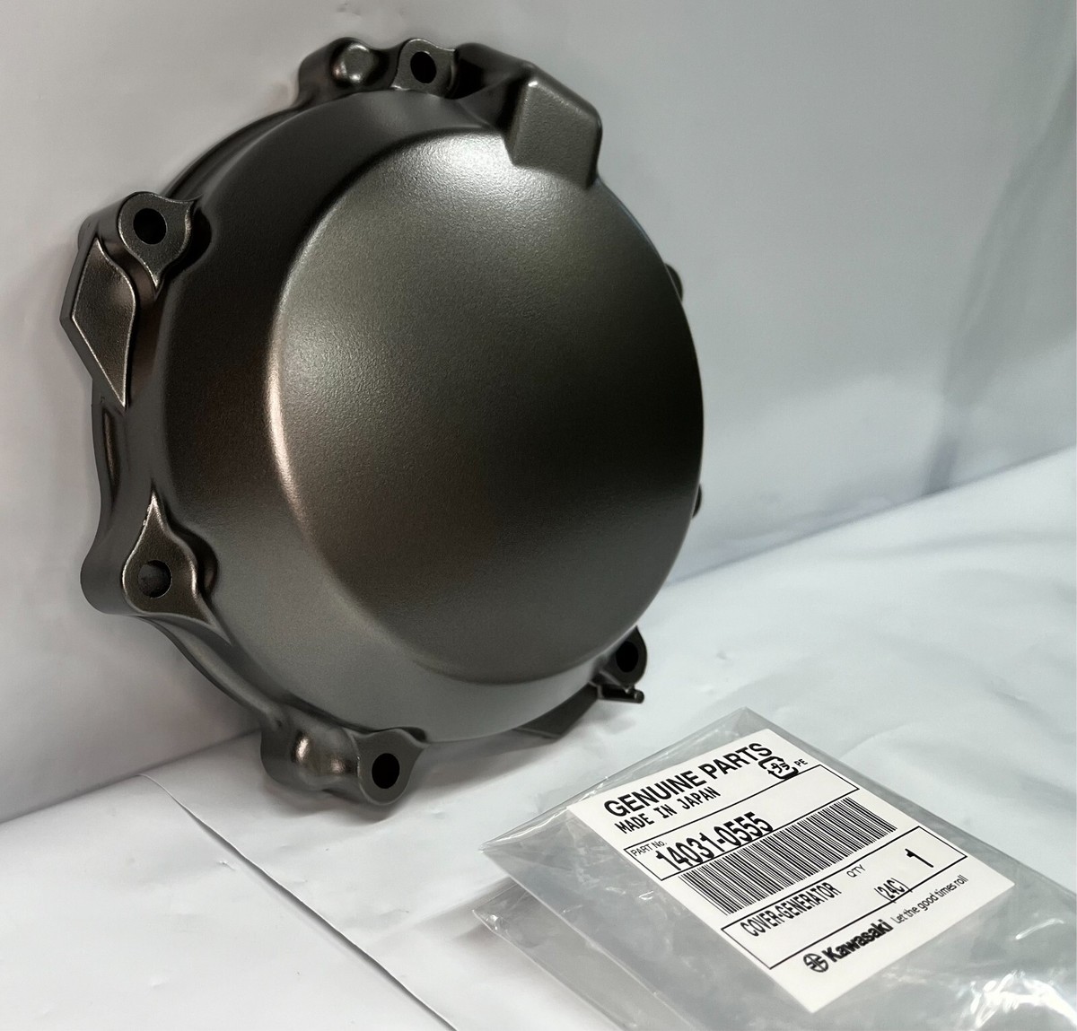 スナフジタ 蓋モノ ロエベ、陶芸ユニット「スナ・フジタ」との愛らしい