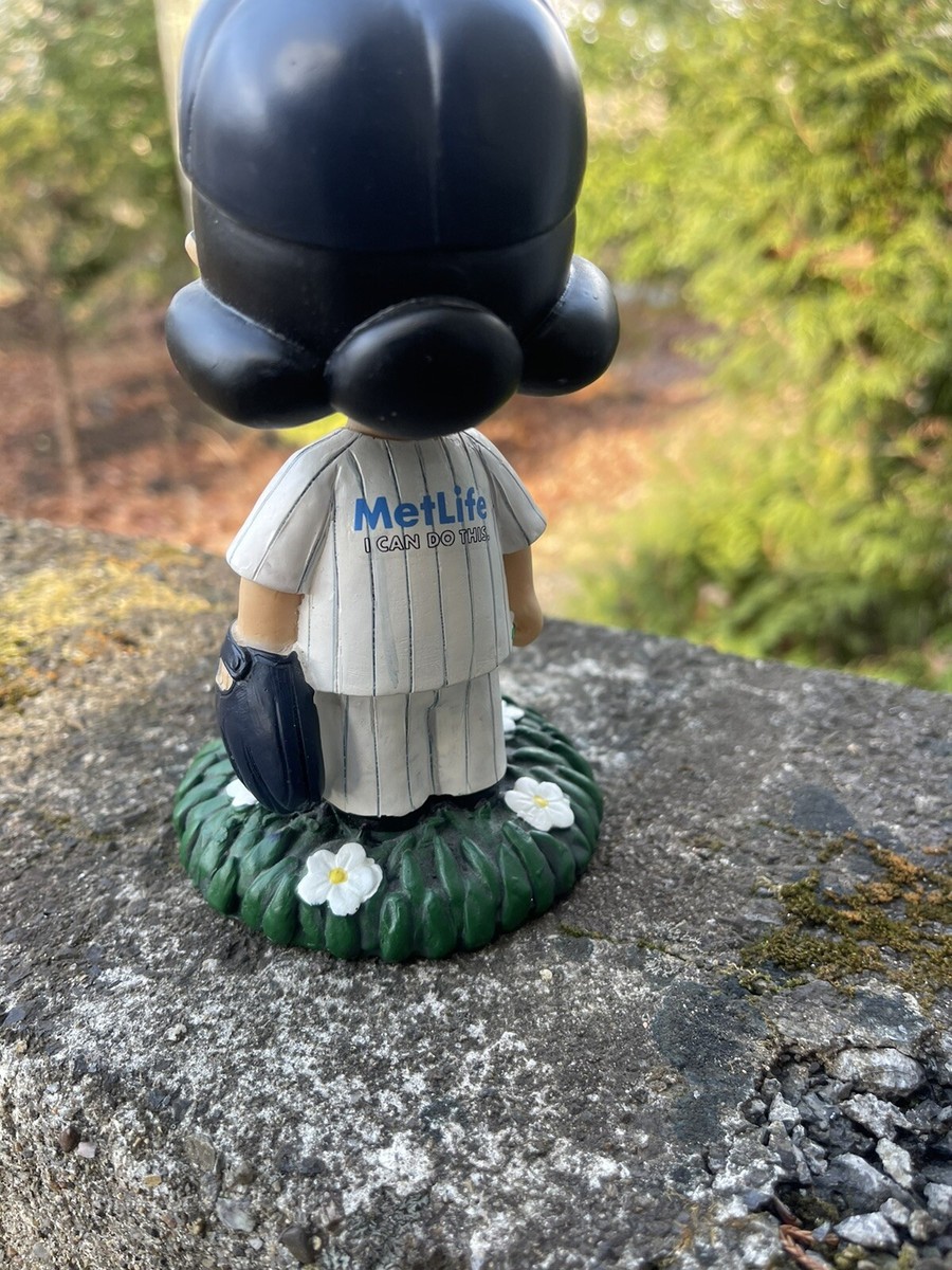 NY Yankees Lucy Snoopy / Peanuts Series Bobblehead SGA 9/9/2014