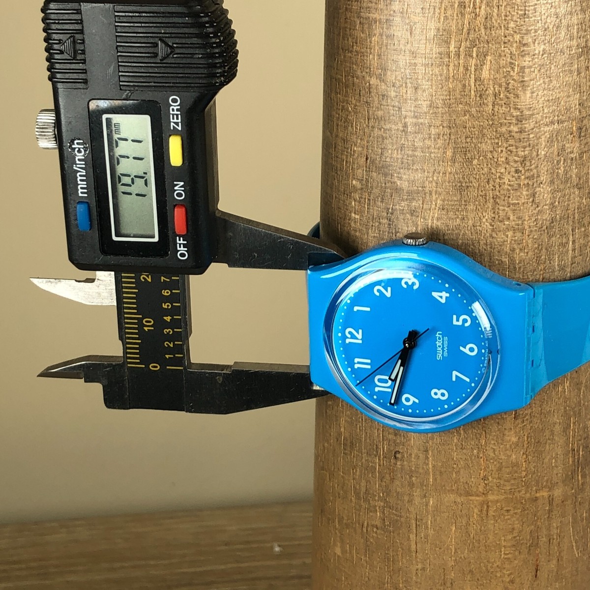 swatch maxi SPACE PEOPLE Ref. MGM 135