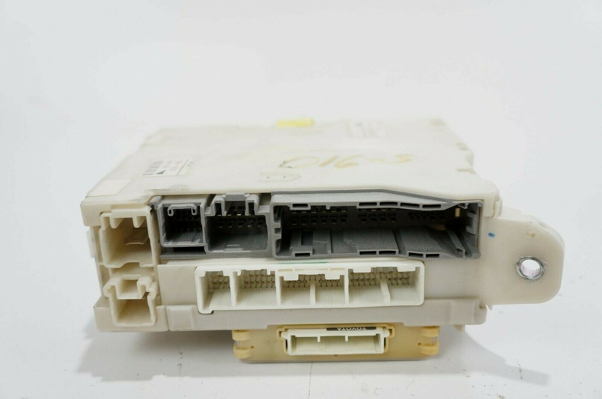 06-2008 lexus is350 is250 relay junction block box under dash fuse