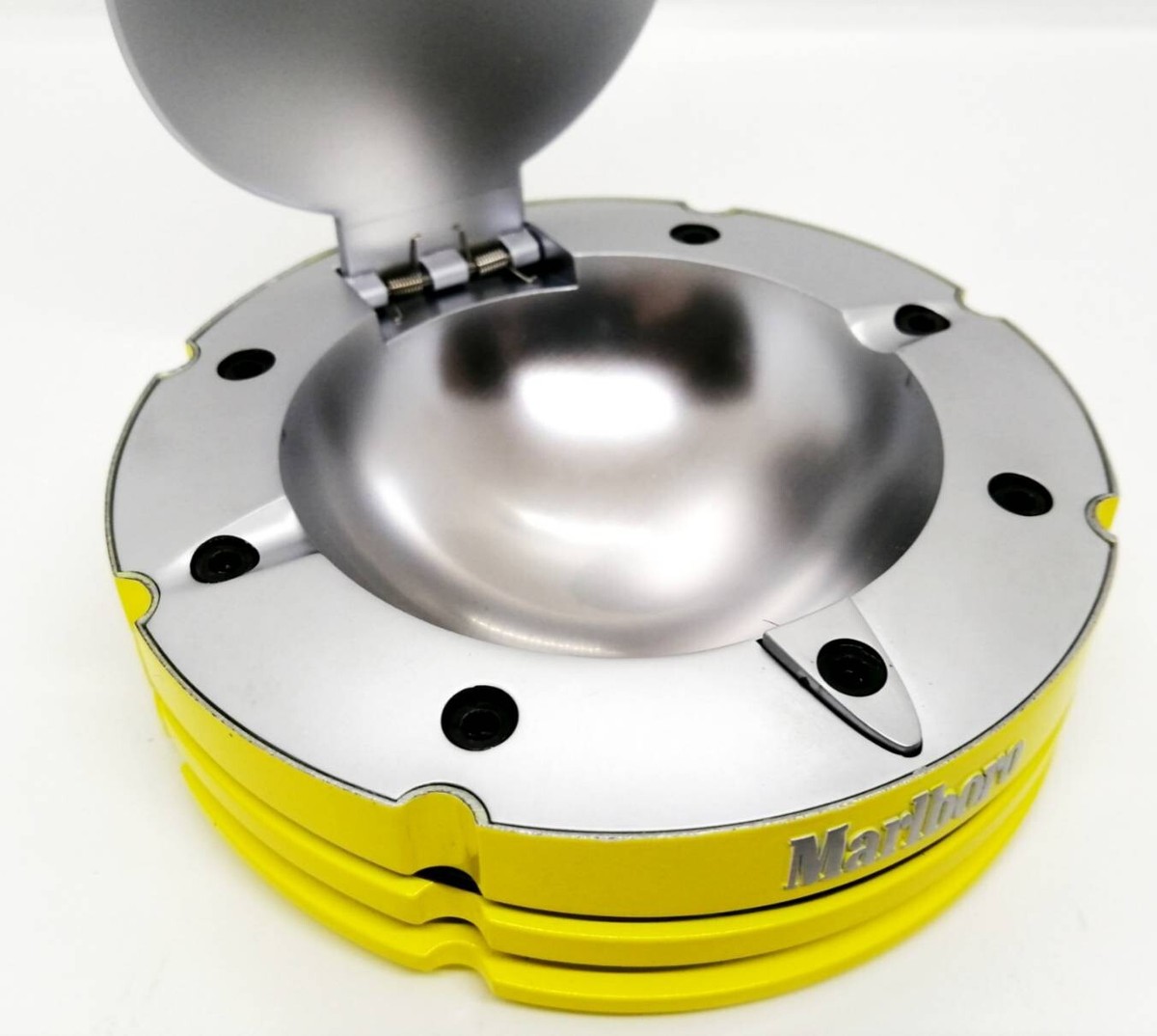 Marlboro Ashtray Metal with Hinged Lid yellow Silver Ferrari Ø120