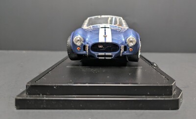 1964 Shelby Cobra 427S/C Road Signature #92058 1:18 Diecast Car W