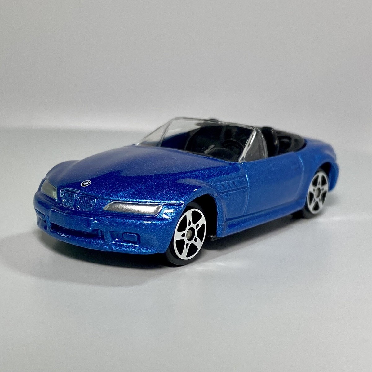 Maisto BMW Z3 Walgreens Exclusive 1:64 Blue Diecast Car Mint