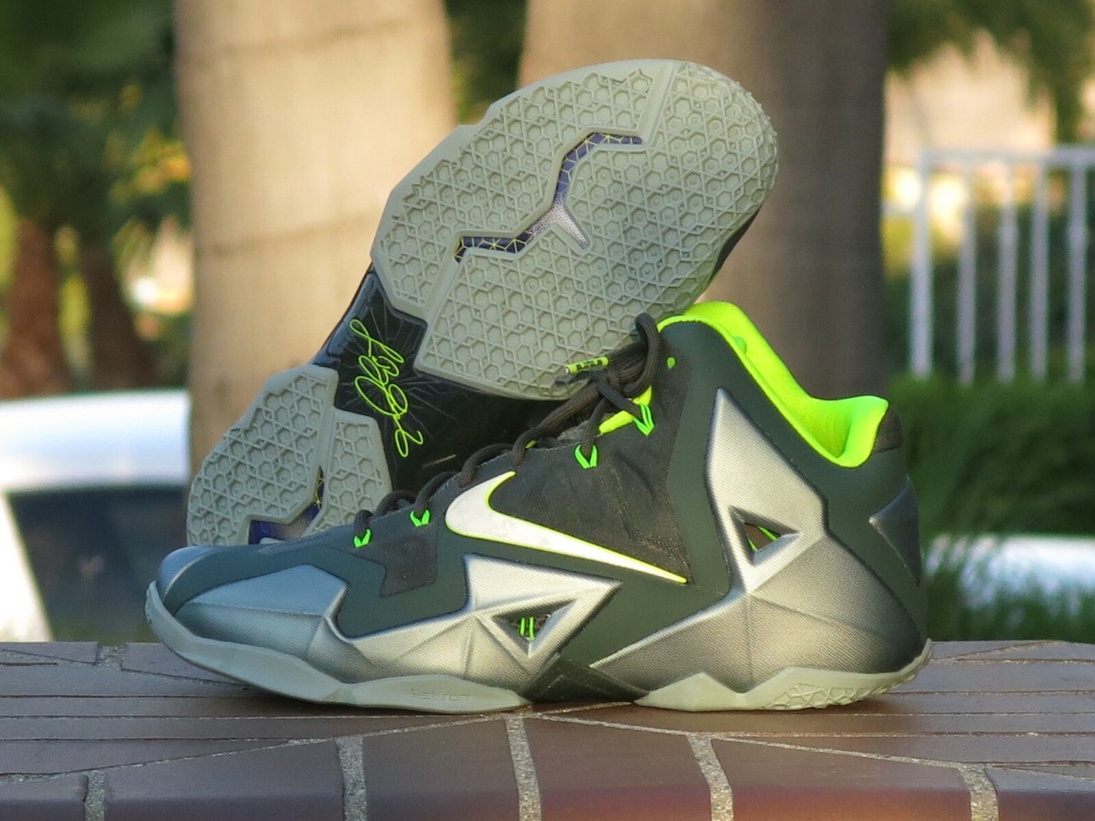 Nike LeBron XI Dunkman 2013 Men's Basketball Sneakers 616175-300