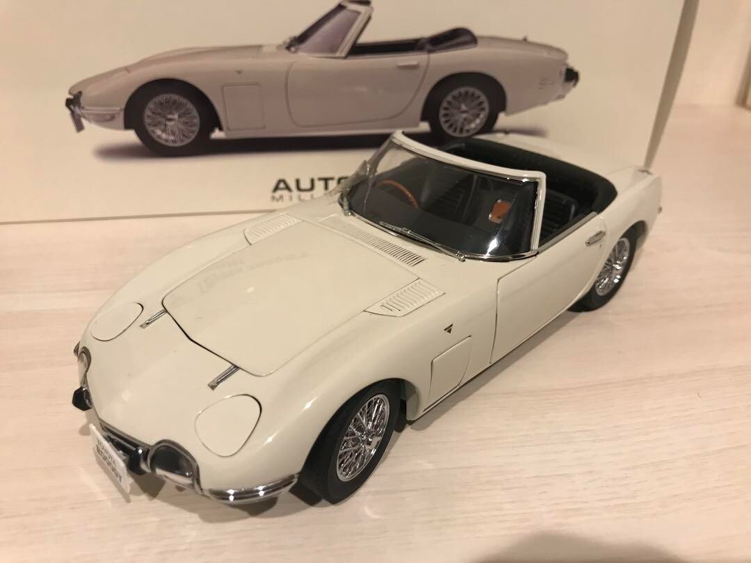 AUTO art MILLENNIUM 1/18 TOYOTA 2000GT White Miniature Scal bond