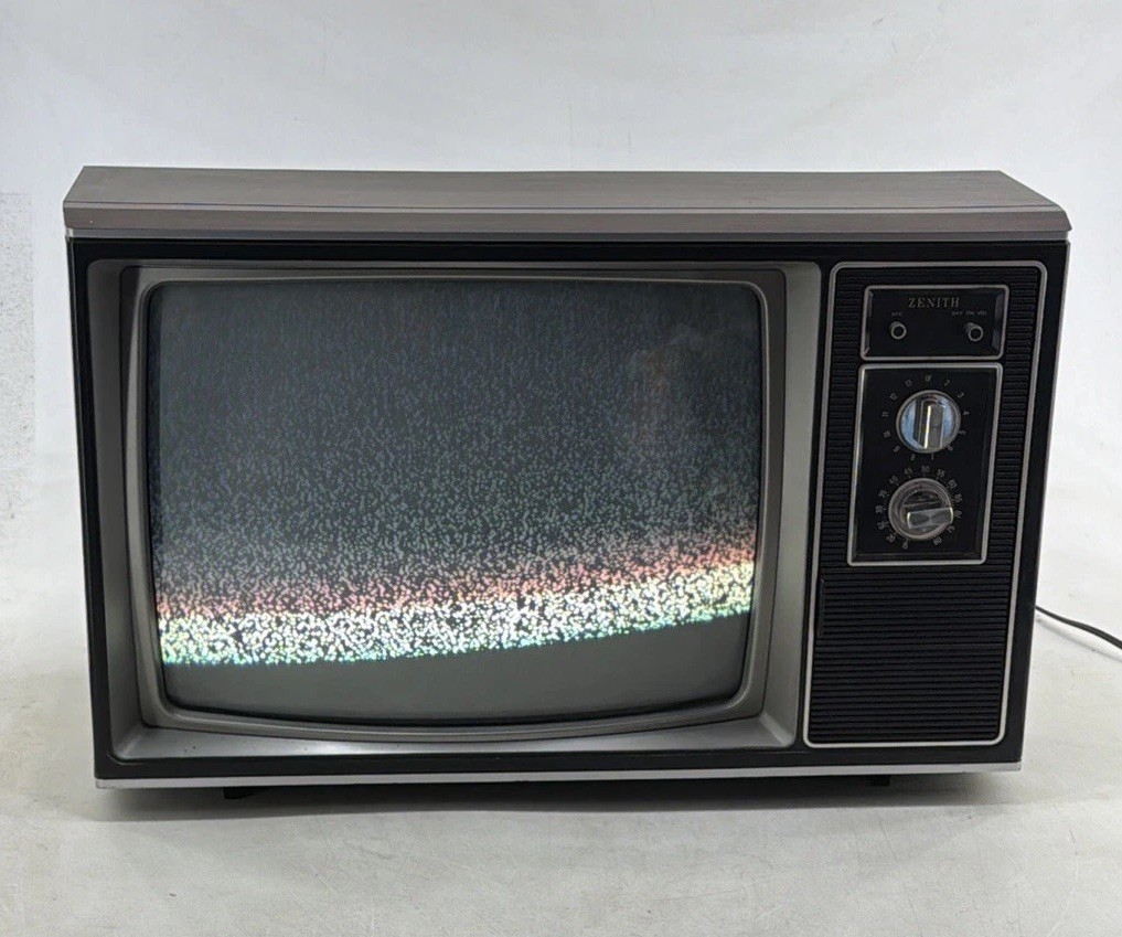 Vintage 1985 Zenith Portable Color 14