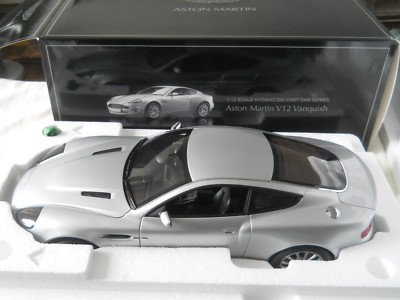 KM 京商 1/12 ASTON MARTIN V12 007 ミニカー Kyosho Aston Martin