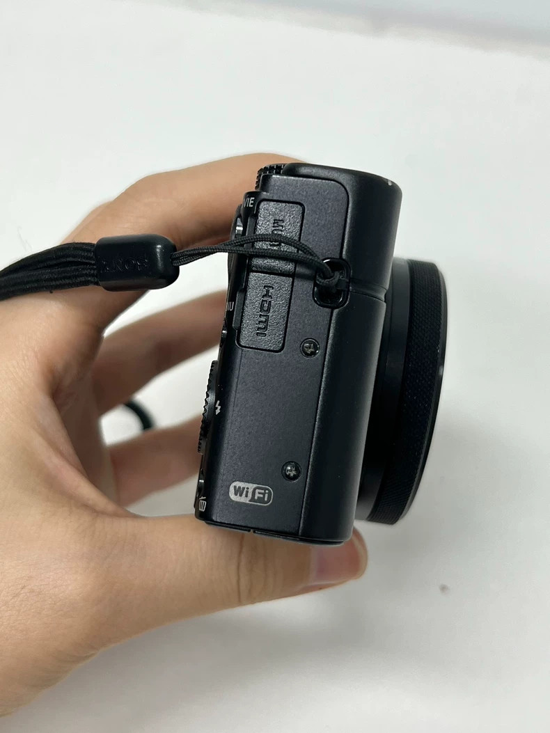 Sony Cyber-shot DSC-RX100M4 RX100 IV igital Camera w/ 20.1MP 2.9x